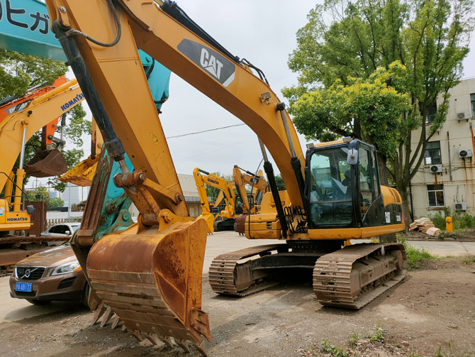 used caterpillar 320D For Sale