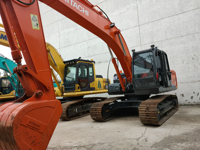 Hitachi Excavator ZX200 For Sale