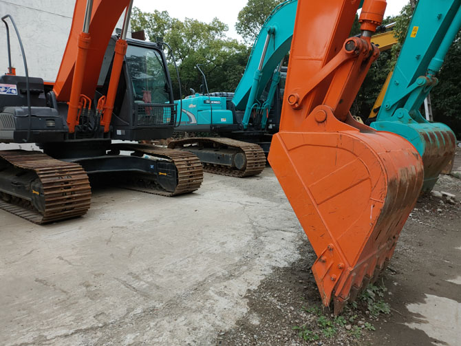 Hitachi Excavator ZX200 For Sale