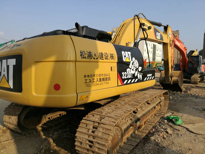 Caterpillar 323D2 For Sale