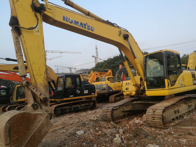 Komatsu PC220-7 For Sale