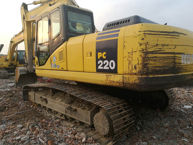 Komatsu PC220-7 For Sale