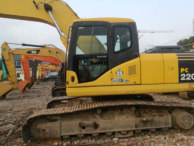 Komatsu PC220-7 For Sale