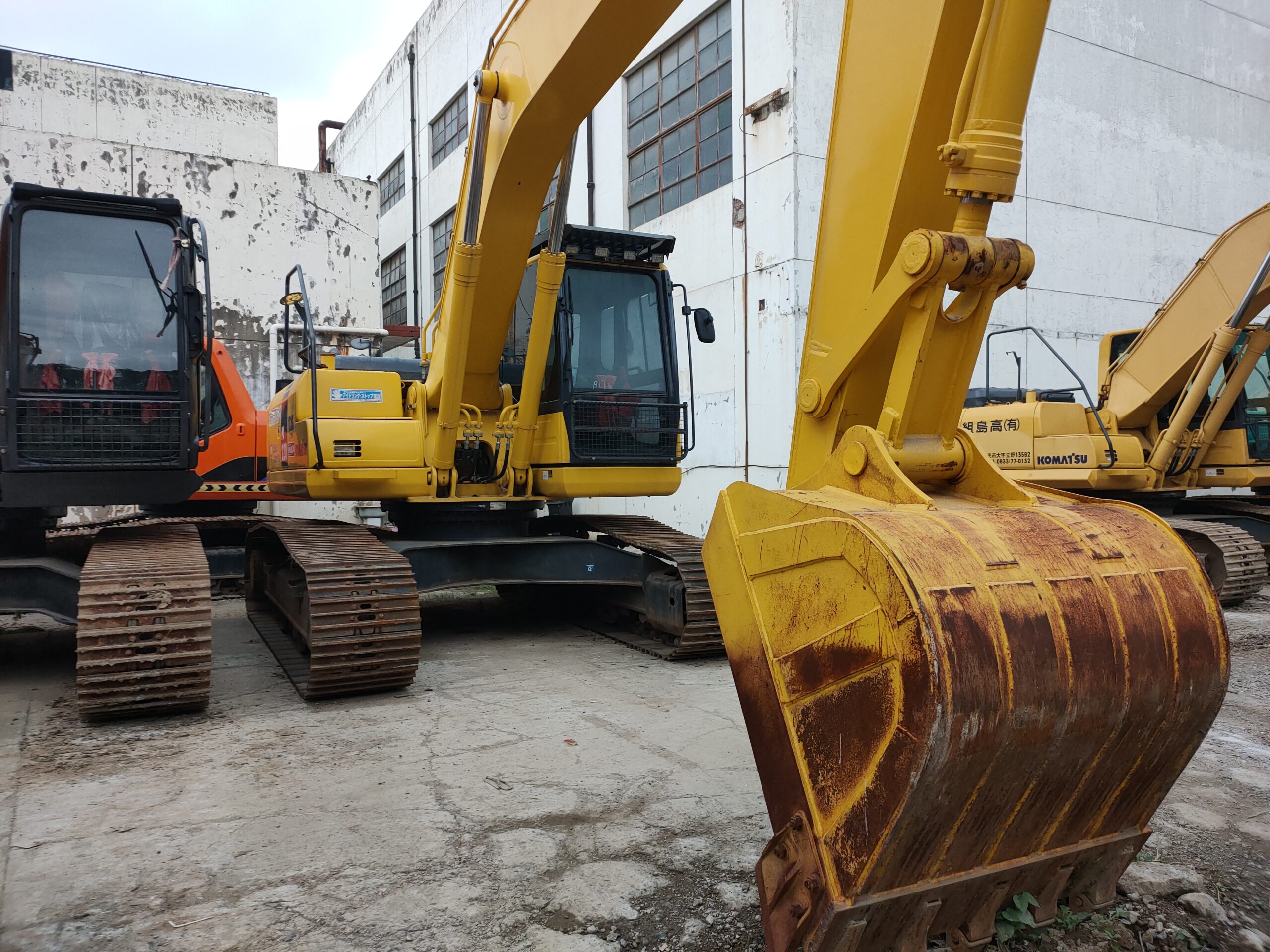 Komatsu PC220-8 For Sale