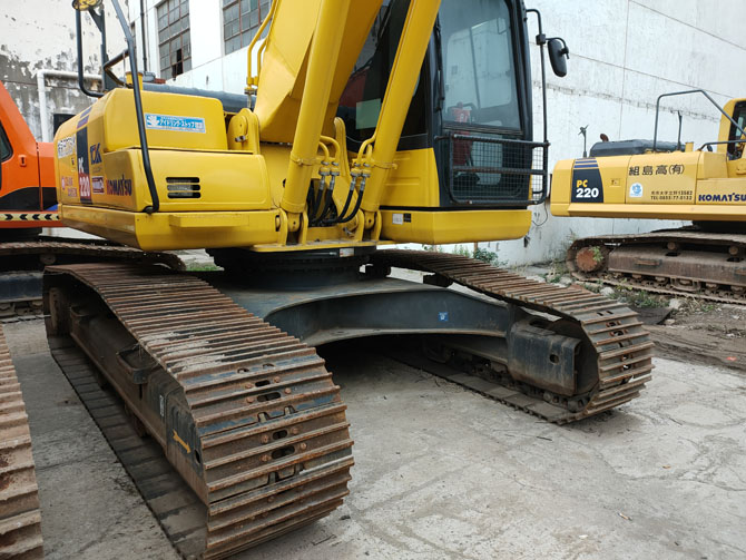 Komatsu PC220-8 For Sale