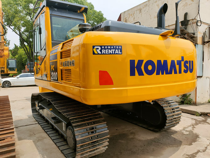 Komatsu PC200-8 For Sale