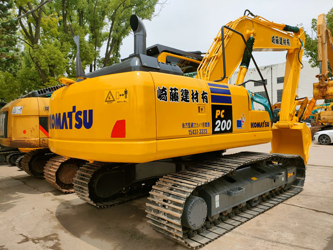 Komatsu PC200-8 For Sale