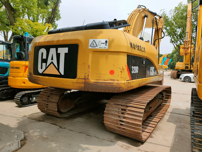 Cat 320D with Wide Track