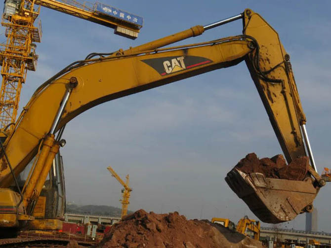 Original 1998 Cat 320B excavator for sale – excellent condition, made in Japan - Boom and bucket view