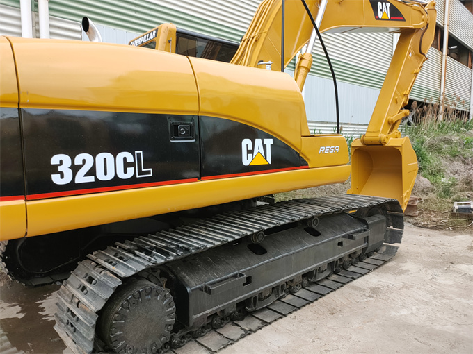 Made in Japan Cat 320CL Excavator with original Cat 3066 engine and original Cat pump - Left side view 2