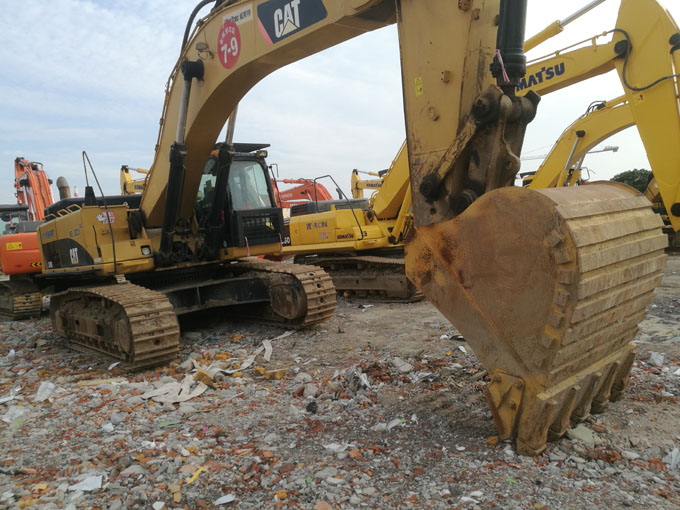Cat 349D For Sale - Front Right View