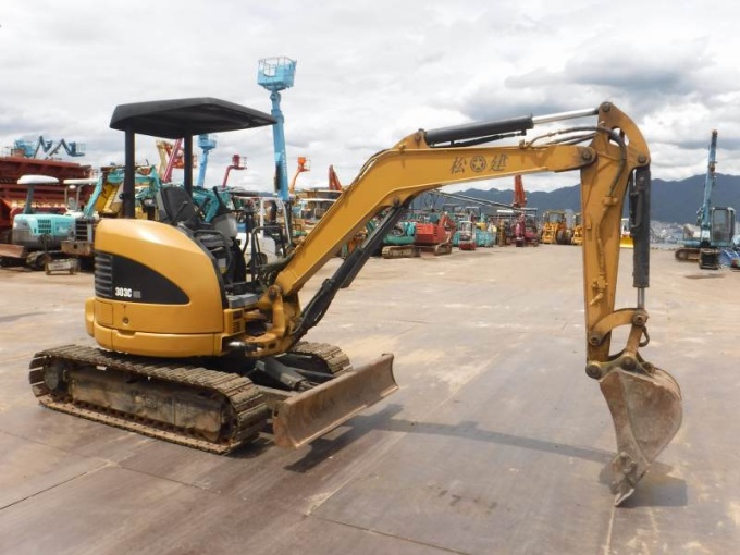 Used Cat 303C Mini Excavator 2007 Model – Made in Japan - Front right side view