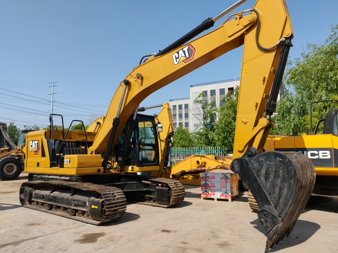 Cat 323GC For Sale Used Excavator Made in Japan - Front right side view