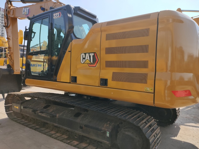 Cat 323GC For Sale Used Excavator Made in Japan - Left side view