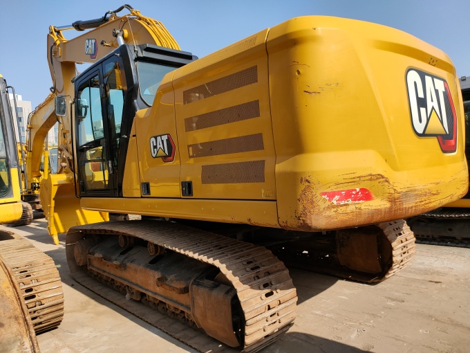 Cat 330GC for sale, 2022 model, 3100 hours, made in Japan