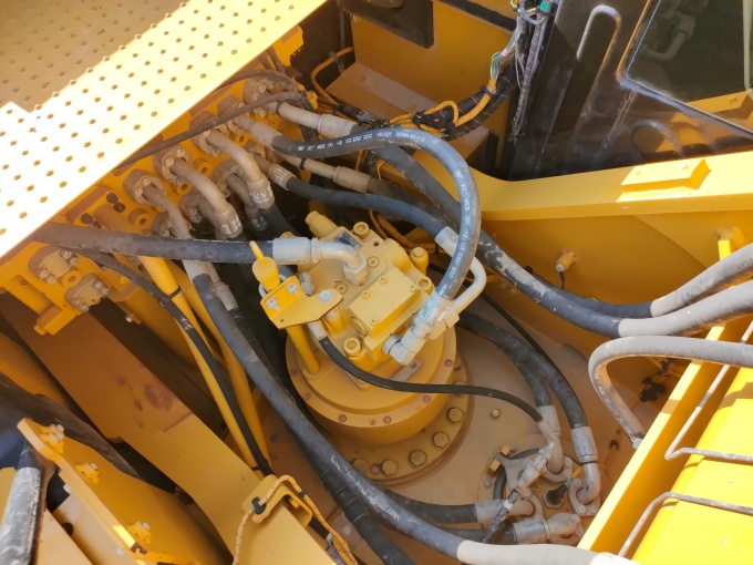 Cat 330GC for sale, 2022 model, 3100 hours, made in Japan