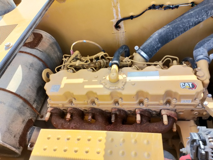 Cat 330GC for sale, 2022 model, 3100 hours, made in Japan - Engine view