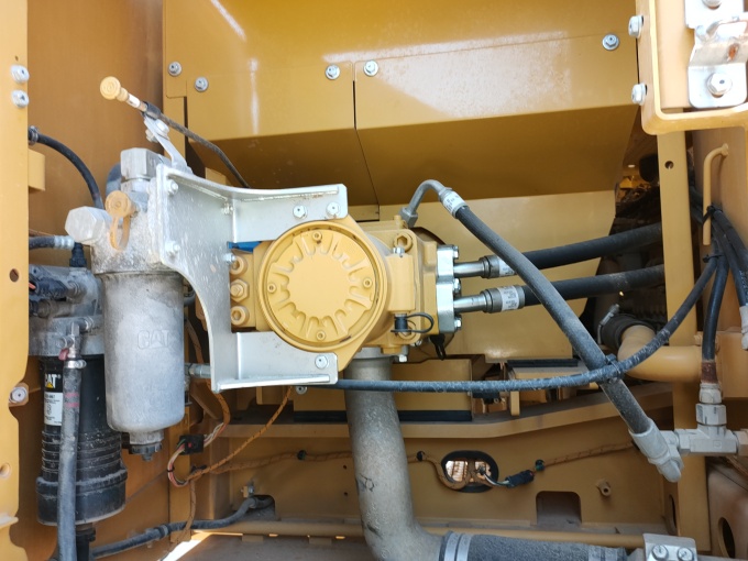 Cat 330GC for sale, 2022 model, 3100 hours, made in Japan - Pump view