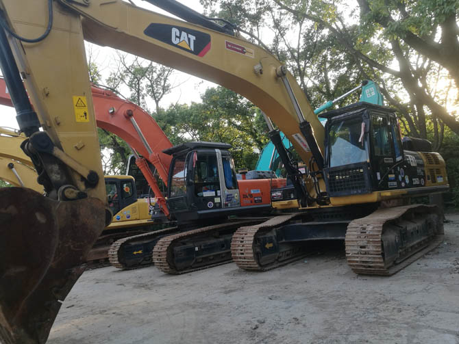 Cat 336D2 Excavator For Sale – made in Japan, original CAT C9 engine, mining bucket - Front left side view