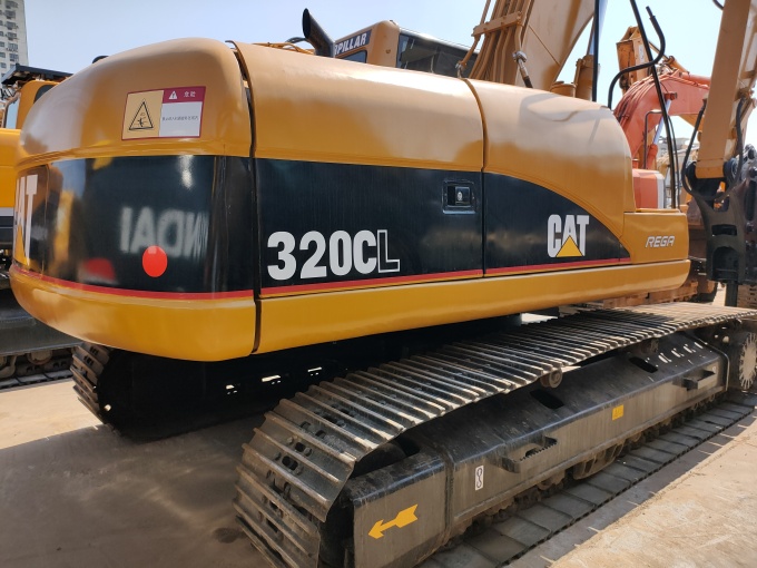 Cat Excavator with Hammer – 2007 Caterpillar 320C