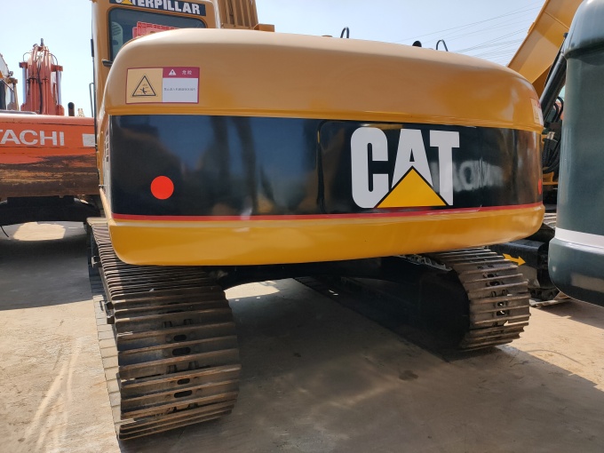 Cat Excavator with Hammer – 2007 Caterpillar 320C - Rear view