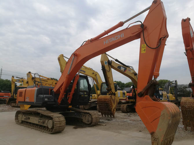 Hitachi ZX210 For Sale 2013 Model Excavator - Front right side view
