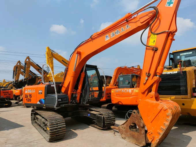 Hitachi ZX120 For Sale 2018 Model in Excellent Condition - Front right side view