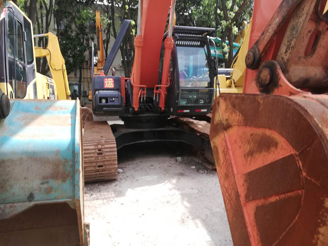 2014 Hitachi ZX240 For Sale – Japan Made, ISUZU Engine, $23,000 FOB Shanghai