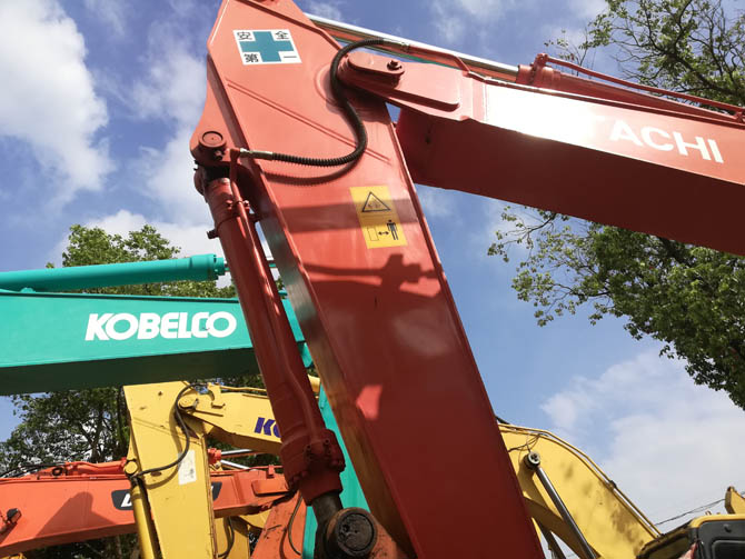 2014 Hitachi ZX240 For Sale – Japan Made, ISUZU Engine, $23,000 FOB Shanghai