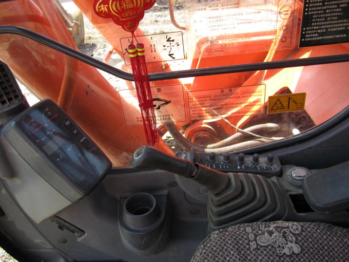 Hitachi ZX330 For Sale - 2014 Used Excavator Made in Japan