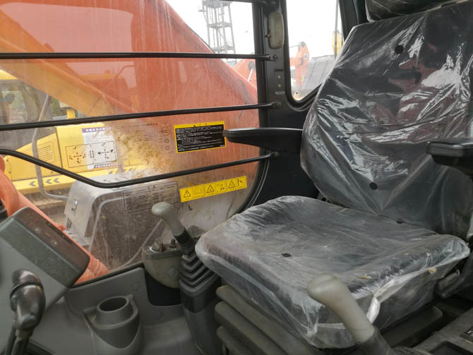 Hitachi ZX350 For Sale – 2013 Japan-Made Excavator - Cabin view