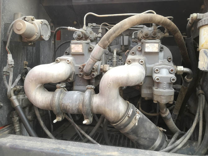 Hitachi ZX350 For Sale – 2013 Japan-Made Excavator - pump view