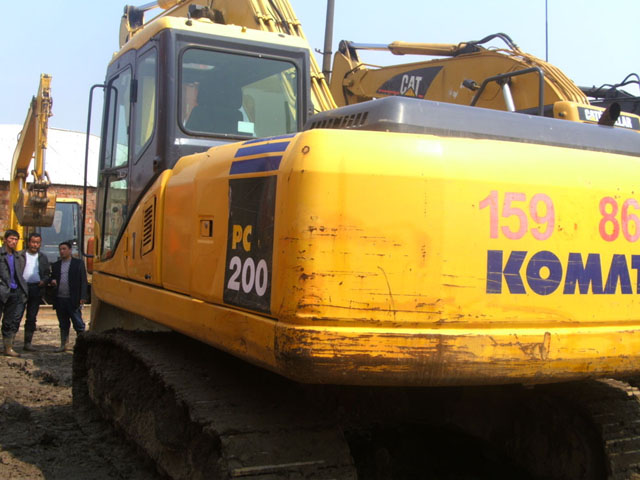 Komatsu PC200-7 Excavator For Sale – 2011 Model in Excellent Condition