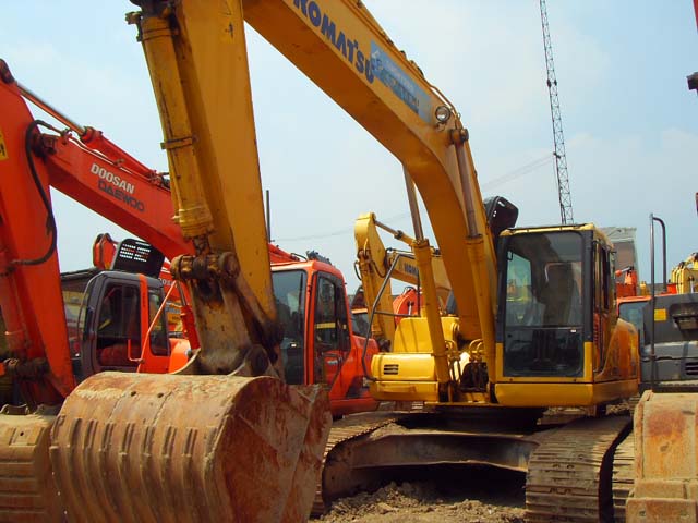Komatsu PC200-7 Excavator For Sale – 2011 Model in Excellent Condition