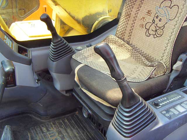 Komatsu PC200-7 Excavator For Sale – 2011 Model in Excellent Condition