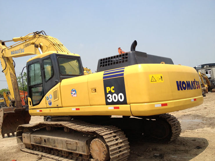 2010 Komatsu PC300 7 Excavator for Sale – Made in Japan, Original Engine, 7780 Hours - Rear left side view  2