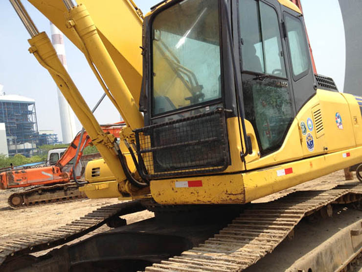 2010 Komatsu PC300 7 Excavator for Sale – Made in Japan, Original Engine, 7780 Hours  - Front left side view 2