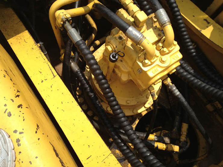2010 Komatsu PC300 7 Excavator for Sale – Made in Japan, Original Engine, 7780 Hours - Rotation Motor View
