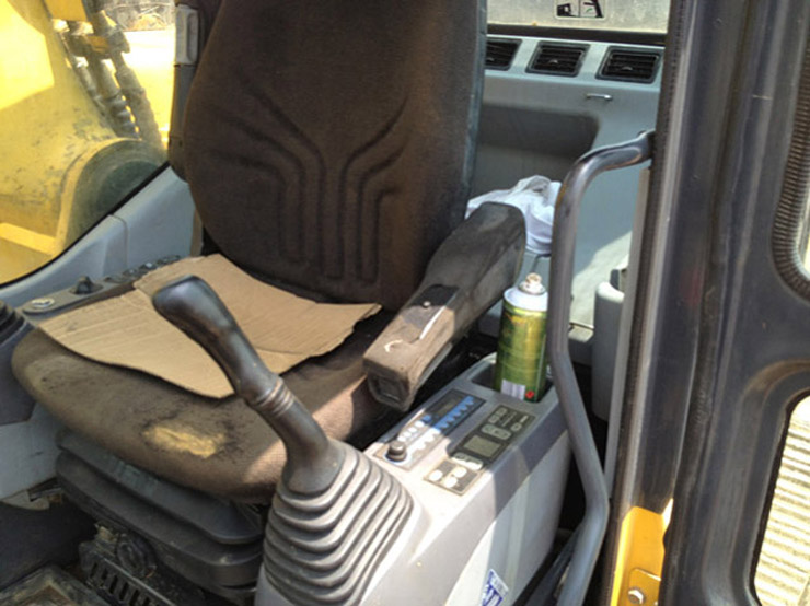 2010 Komatsu PC300 7 Excavator for Sale – Made in Japan, Original Engine, 7780 Hours - Cabin View