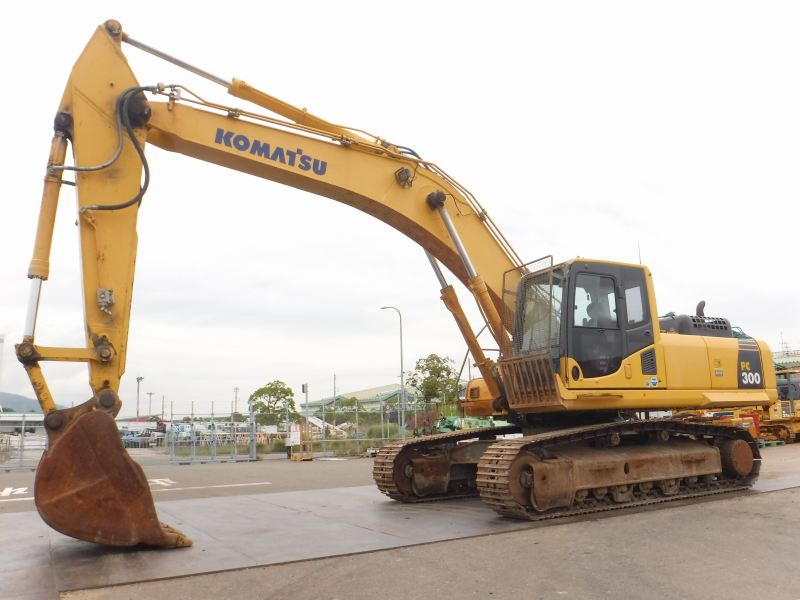 2014 Komatsu PC300 8 excavator for sale in excellent condition - Front left side view