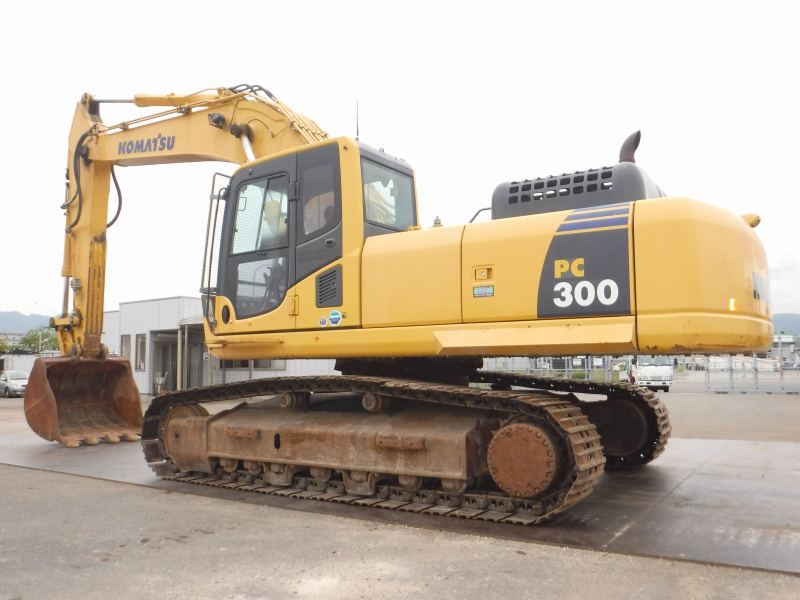 2014 Komatsu PC300 8 excavator for sale in excellent condition  - Left side view 2