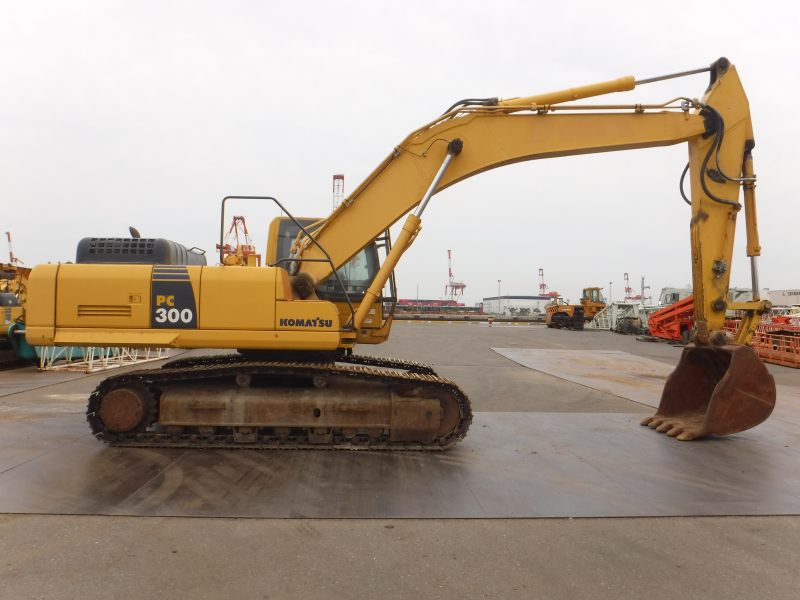 2014 Komatsu PC300 8 excavator for sale in excellent condition  - Right side  view