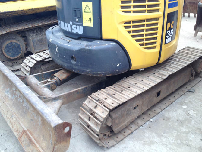Komatsu PC35 For Sale – Mini Excavator Made in Japan - Rear right side view