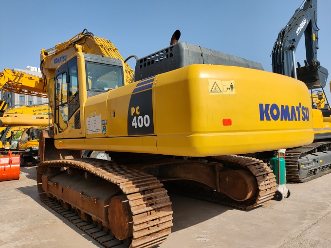 Komatsu PC400-8 For Sale – 5900 Hours – Made in Japan - Rear left side view