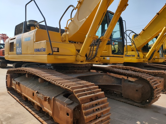 Komatsu PC400-8 For Sale – 5900 Hours – Made in Japan