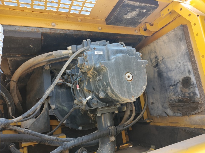Komatsu PC400-8 For Sale – 5900 Hours – Made in Japan