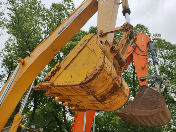 2018 Komatsu PC450LC-8 Excavator For Sale – Original Japanese Engine - Bucket view