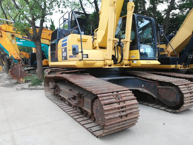 Komatsu PC490LC for Sale – 2020 Japan-Made Used Excavator - Front right side view