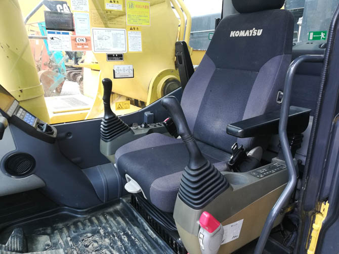 Komatsu PC490LC for Sale – 2020 Japan-Made Used Excavator - Cabin