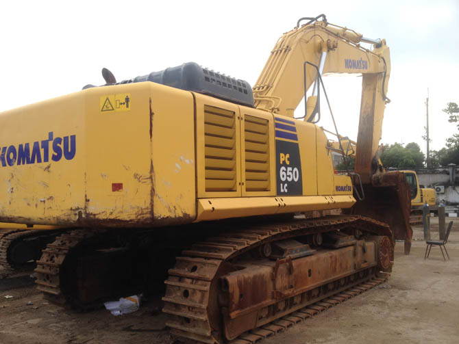 Komatsu PC650-8 For Sale 2015 Model Made in Japan - Rear right side